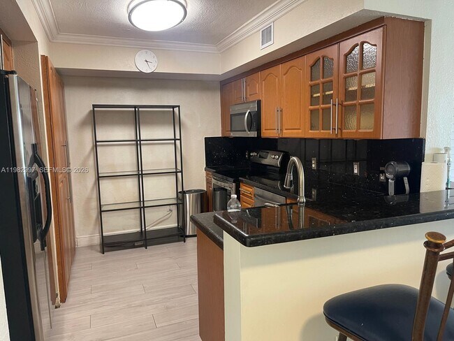 Foto del edificio - 150 NW 96th Ave