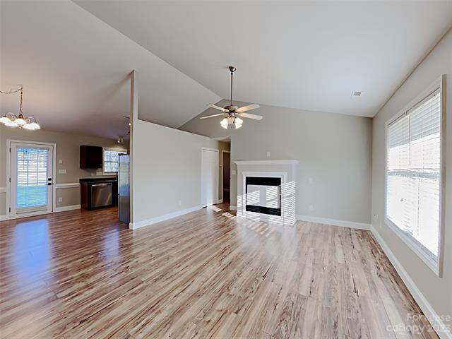 Foto del edificio - 3009 Laurel Creek Ln