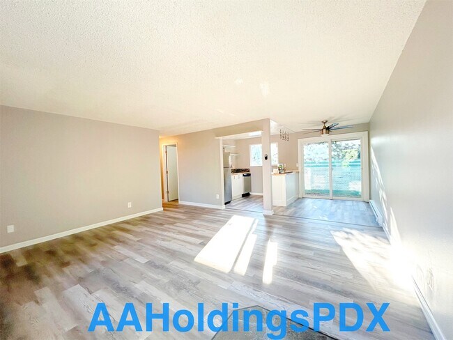 Foto del edificio - 2312 NE Lombard St