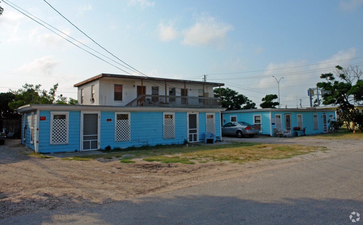 Primary Photo - 1100-1-1100-8 Preston St