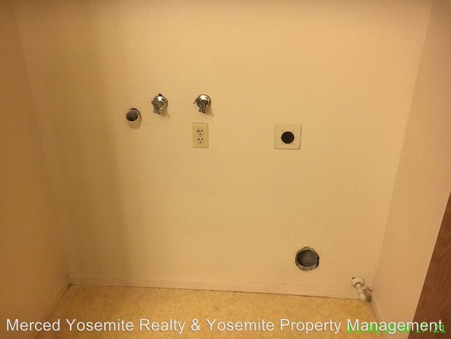 Foto del edificio - 660 W Yosemite Ave
