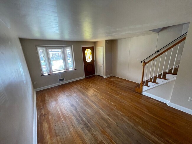 Foto del edificio - Newly Updated Townhouse in Dundalk!