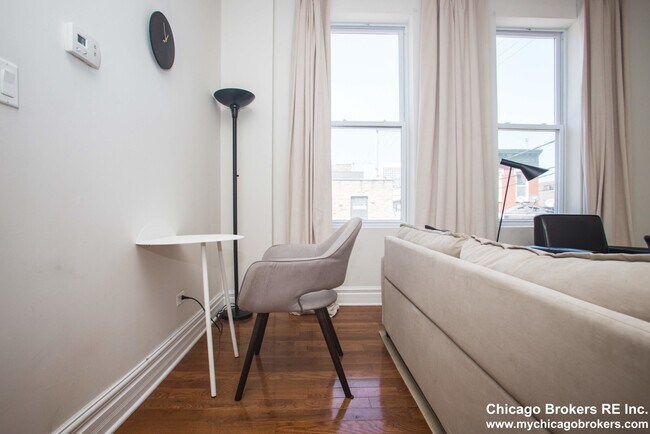 Foto del edificio - 925 N Ashland Ave