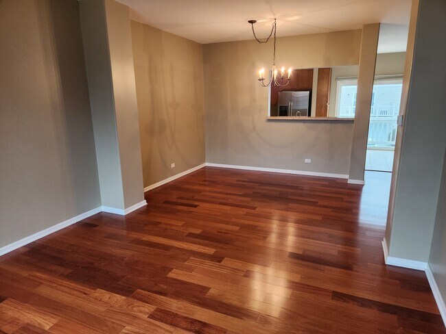 Foto del edificio - 603 Cary Woods Cir