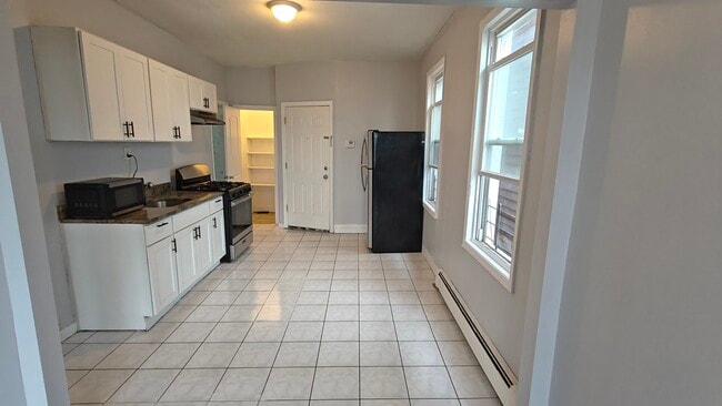 Building Photo - 166 Lexington Ave