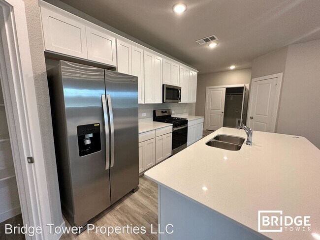 Building Photo - 3 br, 2.5 bath House - 4067 Dayton Drive