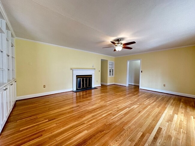 Building Photo - 110 Binford St