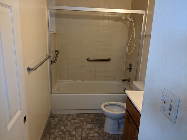 Building Photo - 3926 Cabrillo St