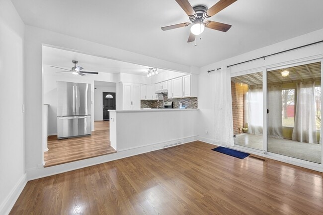 Foto del edificio - 2243 Common Rd