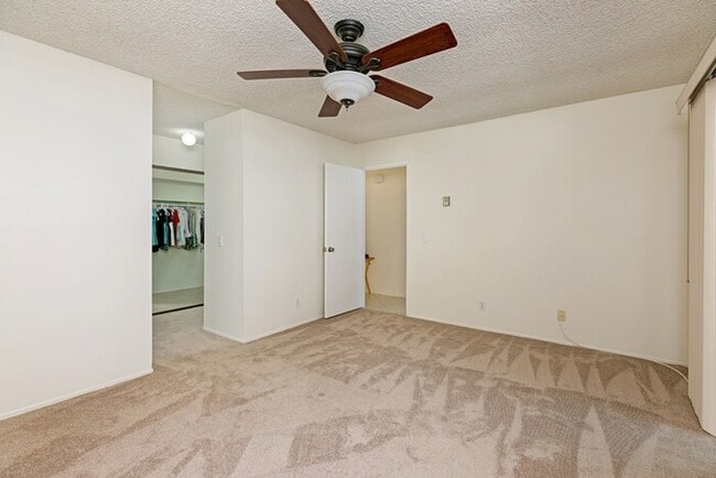Building Photo - Bright & Spacious La Costa Condo with Community Amenities in Carlsbad