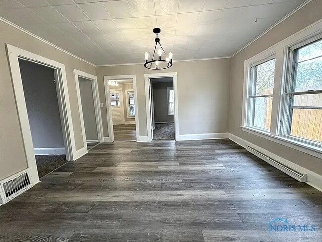 Building Photo - 1723 Stahlwood Ave