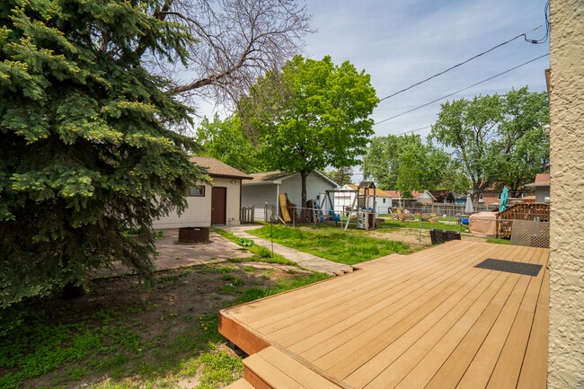 Building Photo - 436 3rd Ave S
