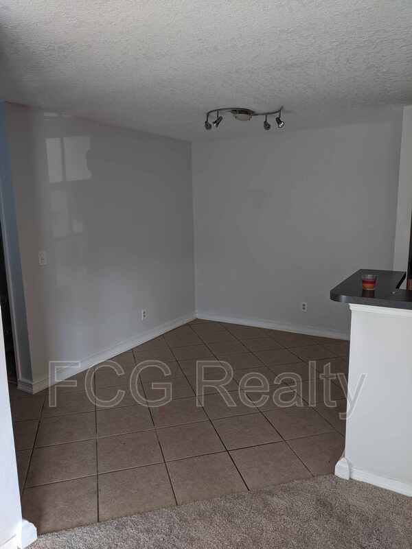Building Photo - 6154 Westgate Dr