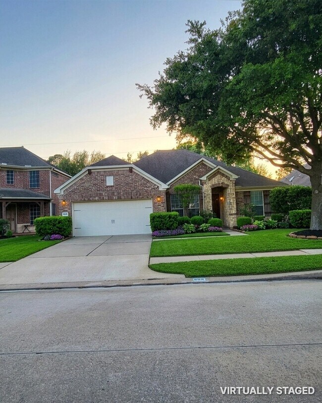 Foto del edificio - 606 Admiral Bay Ln