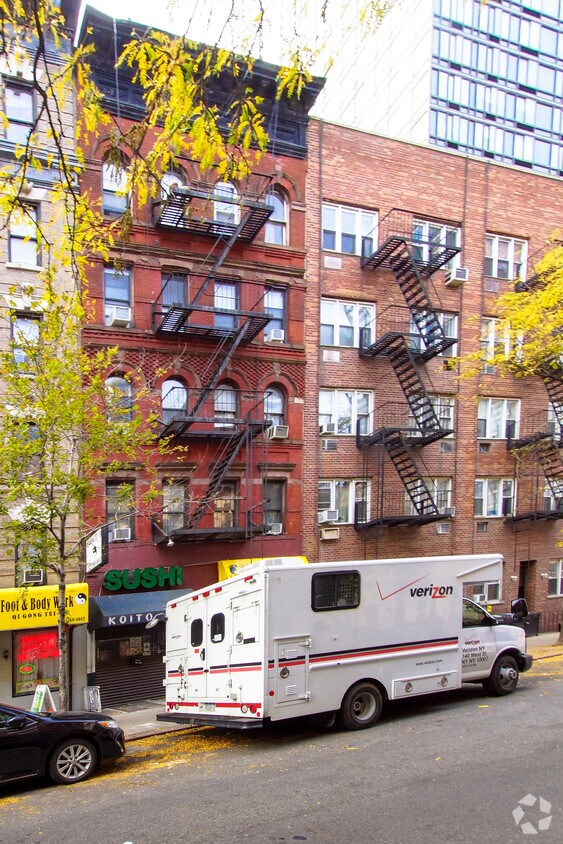 Building Photo - 310 E 93rd St