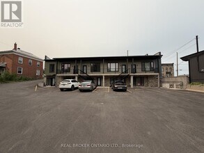 Building Photo - 8 Clothier St W