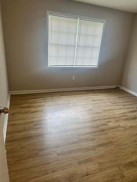 Foto del edificio - 3671 Skylark Dr