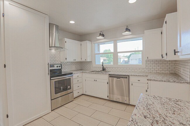 Foto del edificio - Pre Leasing for fall 2026! 4/2 in Medical District