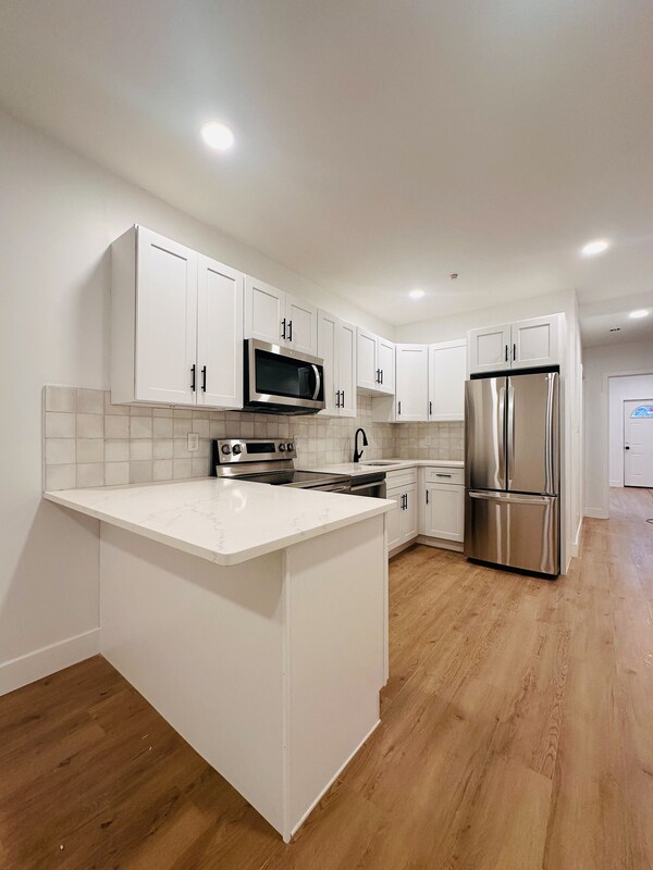 Foto principal - 111 E Duval St