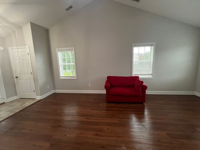 Foto del edificio - 314 Springcreek Ct