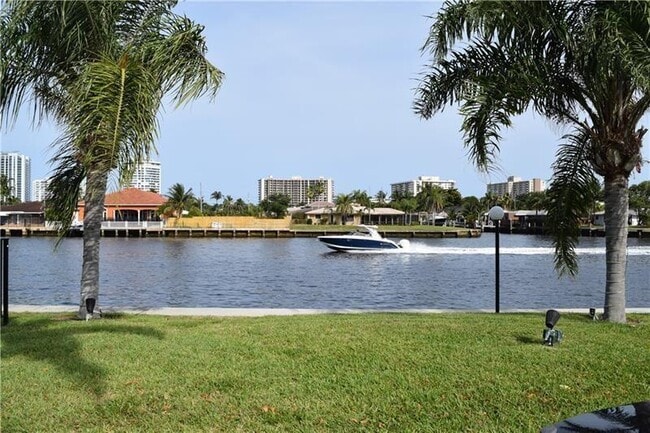 Building Photo - 6223 Bay Club Dr