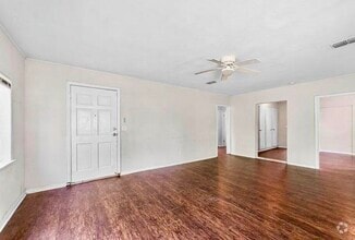 Building Photo - 210 E 65th St