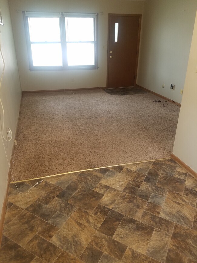 Foto del edificio - 1369 N Main St