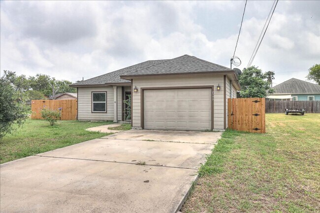 Building Photo - 2533 Lorine Dr