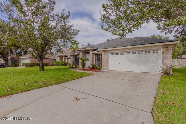 Foto del edificio - 4393 Pebble Brook Dr