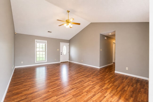 Building Photo - 317 Headrickview Dr