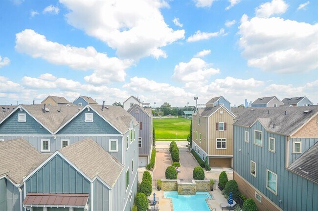 Building Photo - 730 N Shepherd Dr