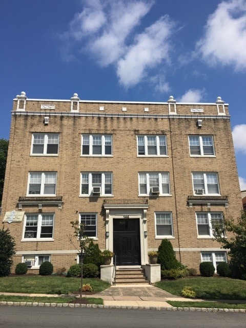 Building Photo - Vazquez Apartments