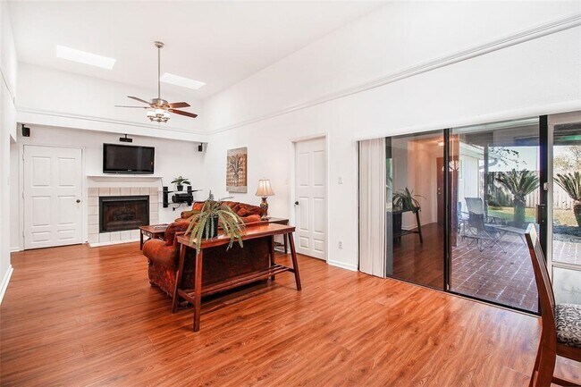 Foto del edificio - 16718 Tranquil Dr