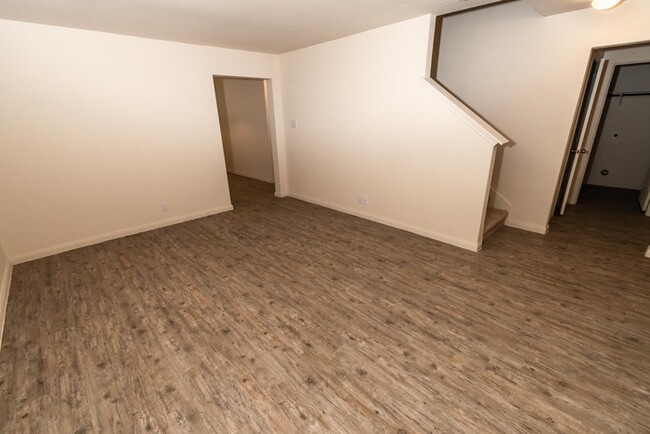 Building Photo - Tesoro Hills - 5002 War Cloud Drive, San A...
