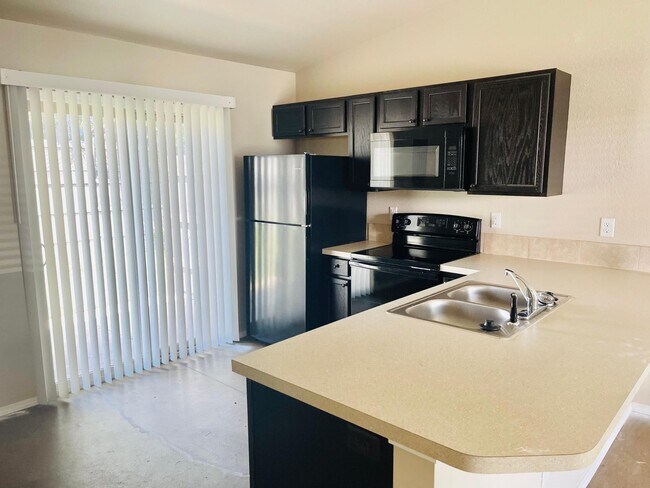 Building Photo - 530 W Meadow Creek Cir
