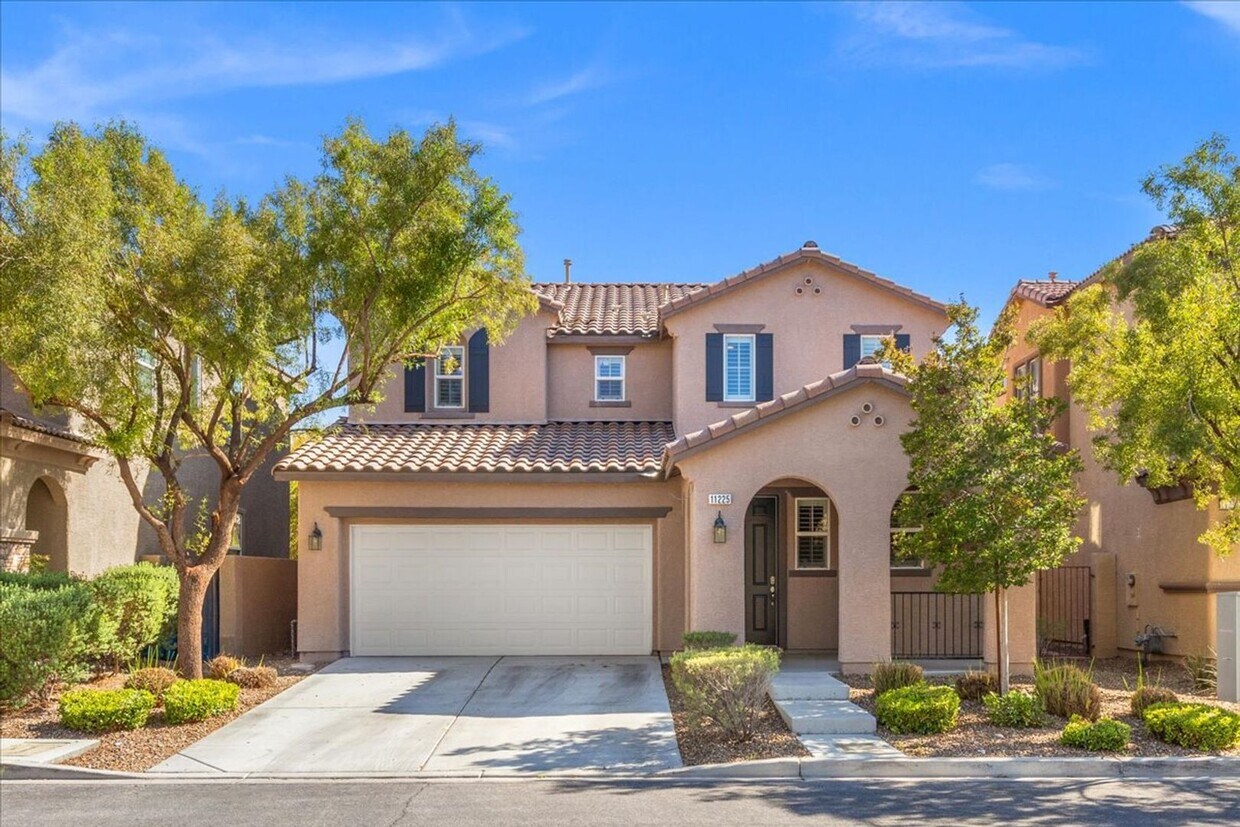Foto principal - 3 bedroom Home in Summerlin with a Large B...