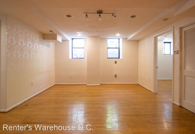 Foto del edificio - 2633 Adams Mill Rd NW