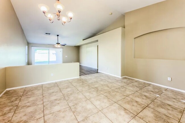 Building Photo - 2720 E Concho Ave