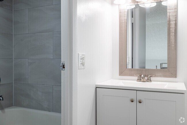 1 BR, 1.5 BA - 820SF - The Palms at Forest Hills