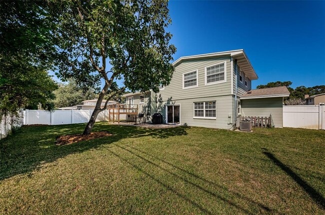 Foto del edificio - 13556 Bellewood Ave