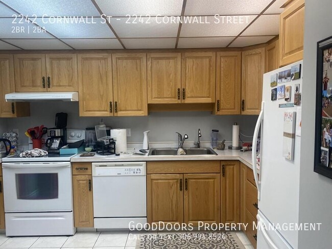 Building Photo - 2242 Cornwall St