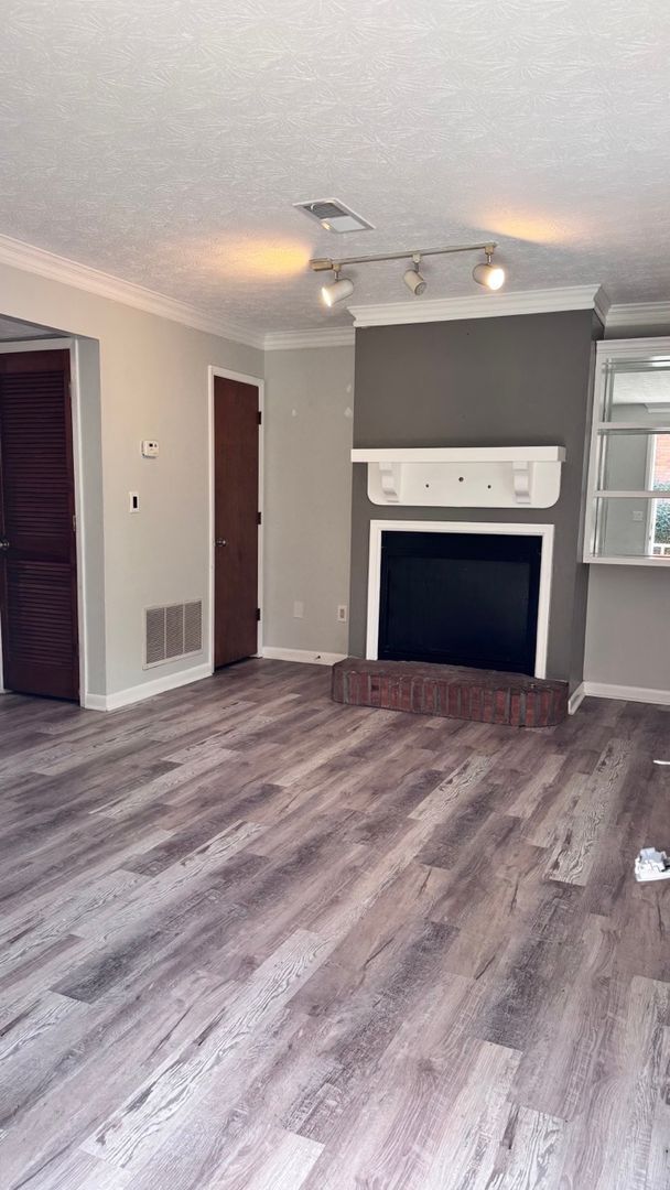Foto del edificio - 2BR/1.5BA End Unit Townhome Near Downtown Snellville!