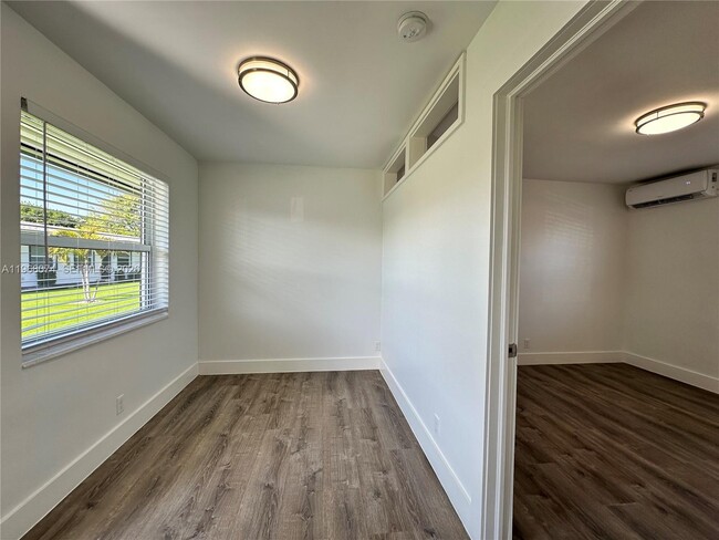 Building Photo - 2309 Madison St