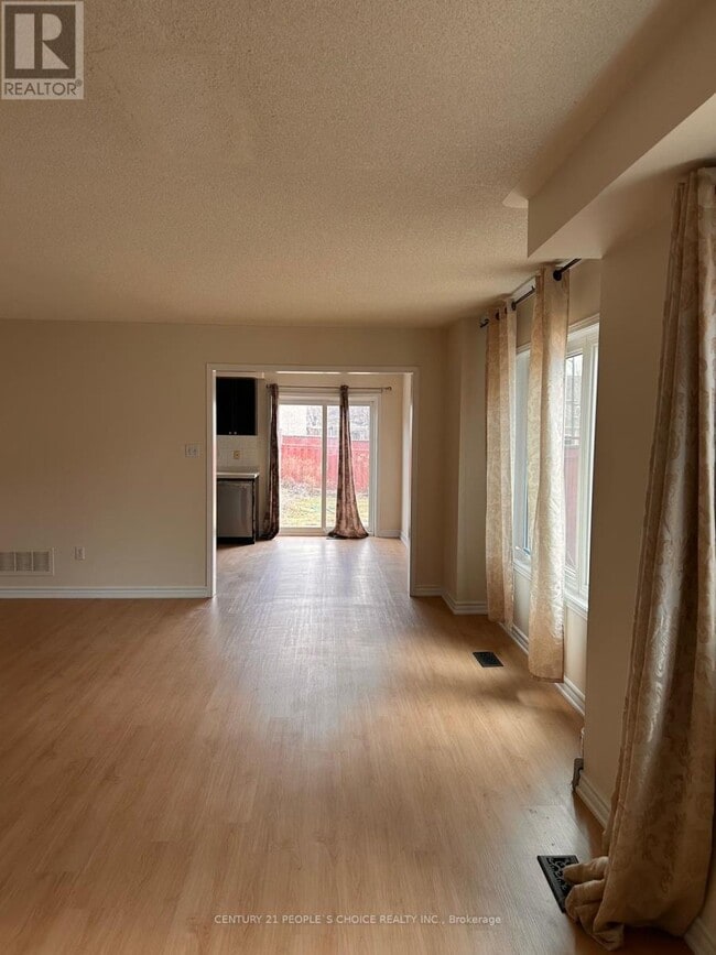 Building Photo - 6885 Tassel Crescent