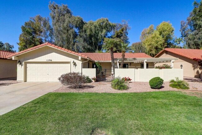 Foto del edificio - 45+ Active Adult Resort Community Updated Golf Course Property Available APRIL 2026 through Decem...