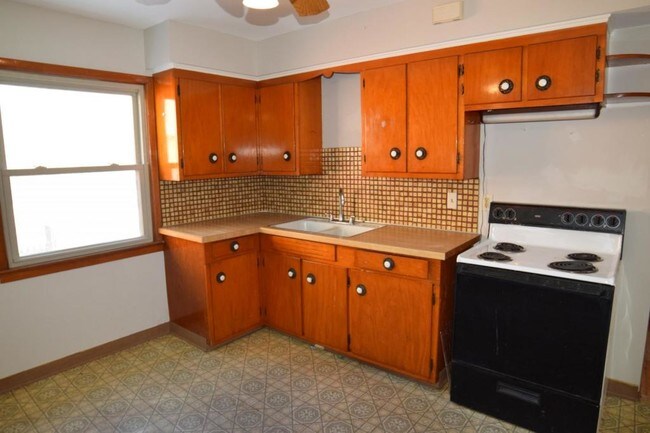 Foto del edificio - 2327 Brookview Blvd #Up