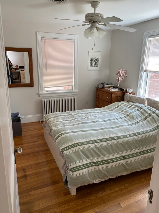 Foto del edificio - 3309 Stuart Ave