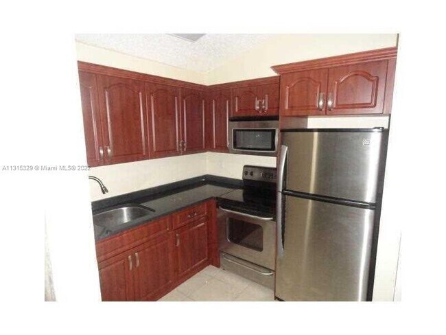 Building Photo - 2850 N Oakland Forest Dr