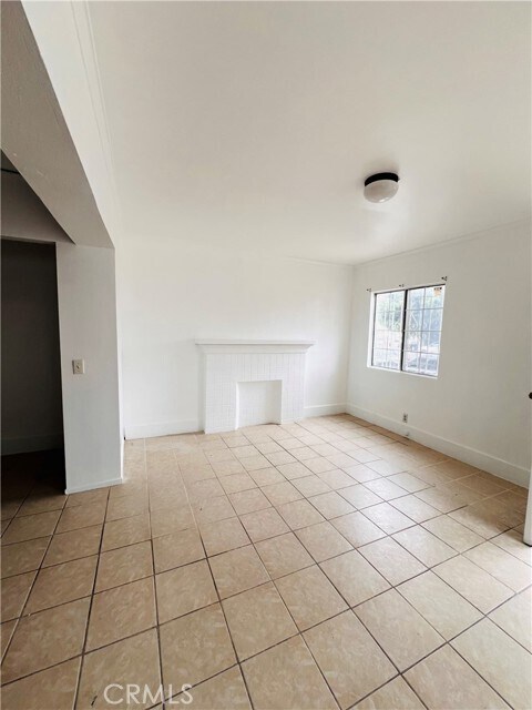 Foto del edificio - 1738 W 38th St