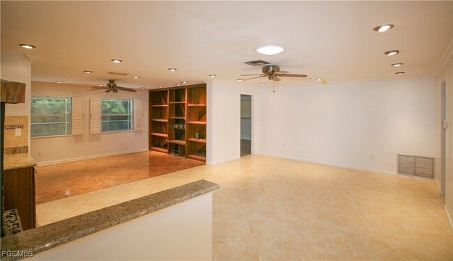 Foto del edificio - 1525 Covington Cir E